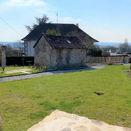 בית נופש Du Petit Rocher Suzanne Sainte-Suzanne (Mayenne)