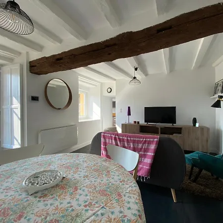 Holiday home Du Petit Rocher Suzanne Sainte-Suzanne (Mayenne)