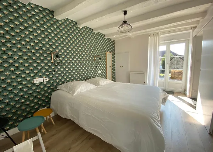 Du Petit Rocher Suzanne