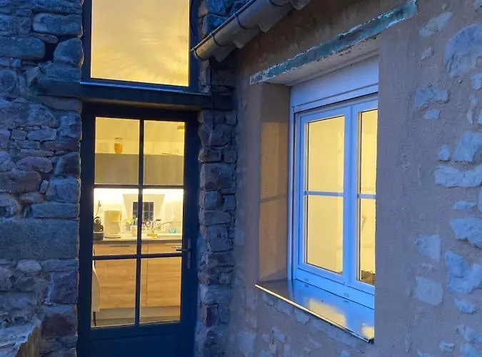 Du Petit Rocher Suzanne *