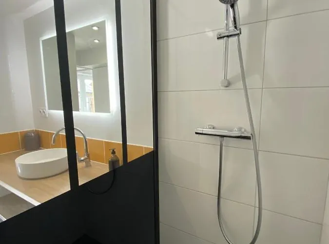 Du Petit Rocher Suzanne * Sainte-Suzanne (Mayenne)