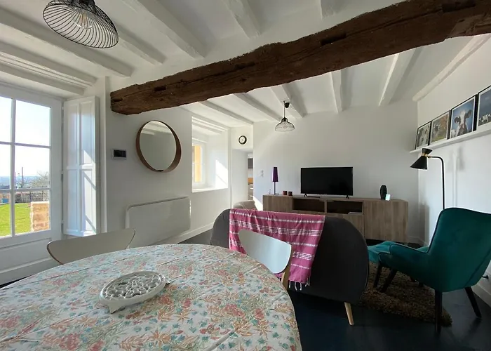 Holiday home Du Petit Rocher Suzanne Sainte-Suzanne (Mayenne)