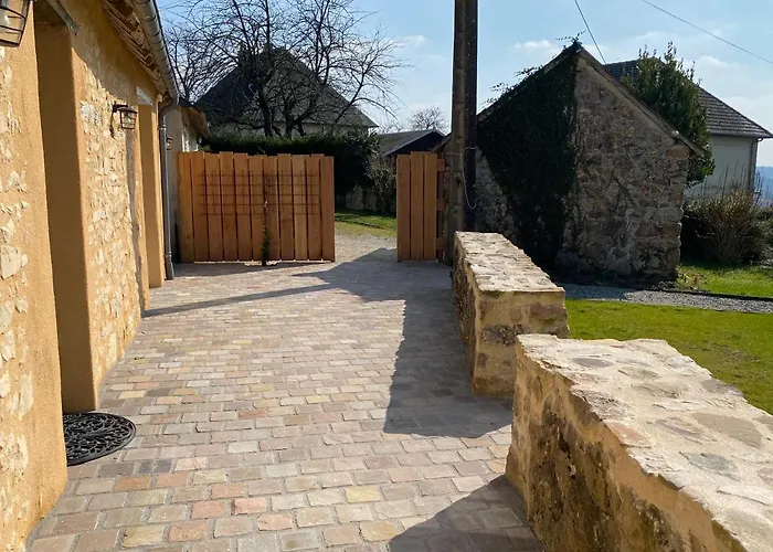 Du Petit Rocher Suzanne بيت للعطل Sainte-Suzanne (Mayenne)